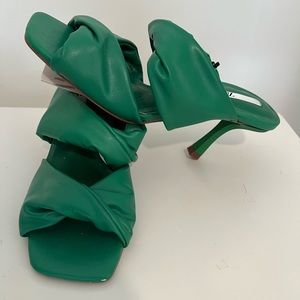 Zara faux leather green heeled sandals size 6
